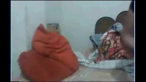 andhra bhabhi showing every thing (new)