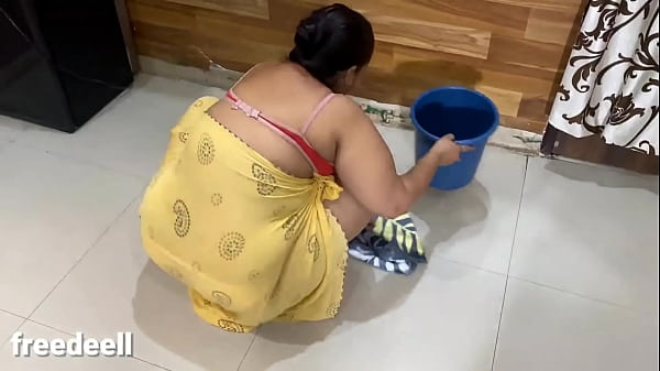 Boy fucking Indian Maid XXX Hindi