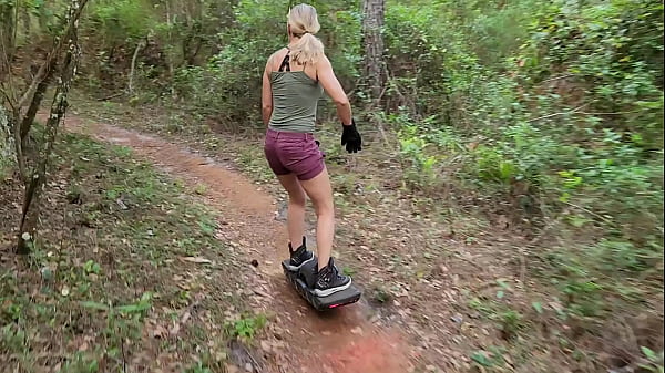 Beautiful Teen has fun blowjob