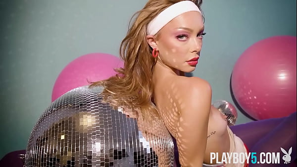 Gorgeous Young Girl dances