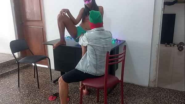 HOMEMADE INDIAN PORN!! THE OWNER OF THE COMPANY ASKS THE INNOCENT WORKER TO DANCE ON HIS DESK TO EARN A PAY RAISE. THE BOSS IS A DAMN GUY